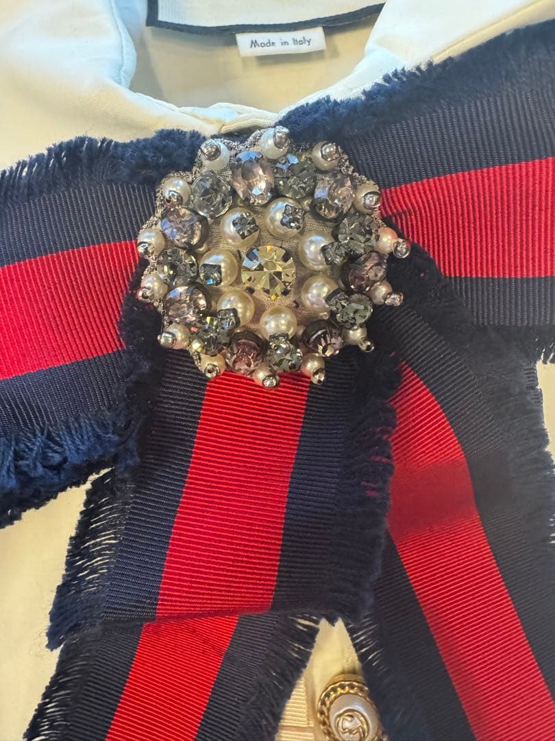 グッチ！Gucci!リボン付きビジューシャツ ホワイトシャツ未使用品