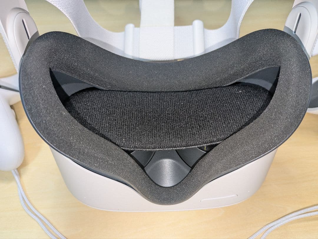  Quest 2 （VRヘッドセット 64GB コントローラー付き）