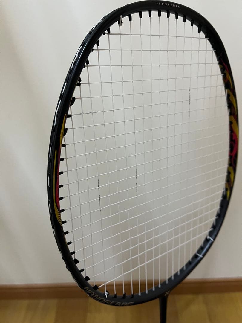 ［はるか］【美品】 YONEX ナノフレア800 4ug5