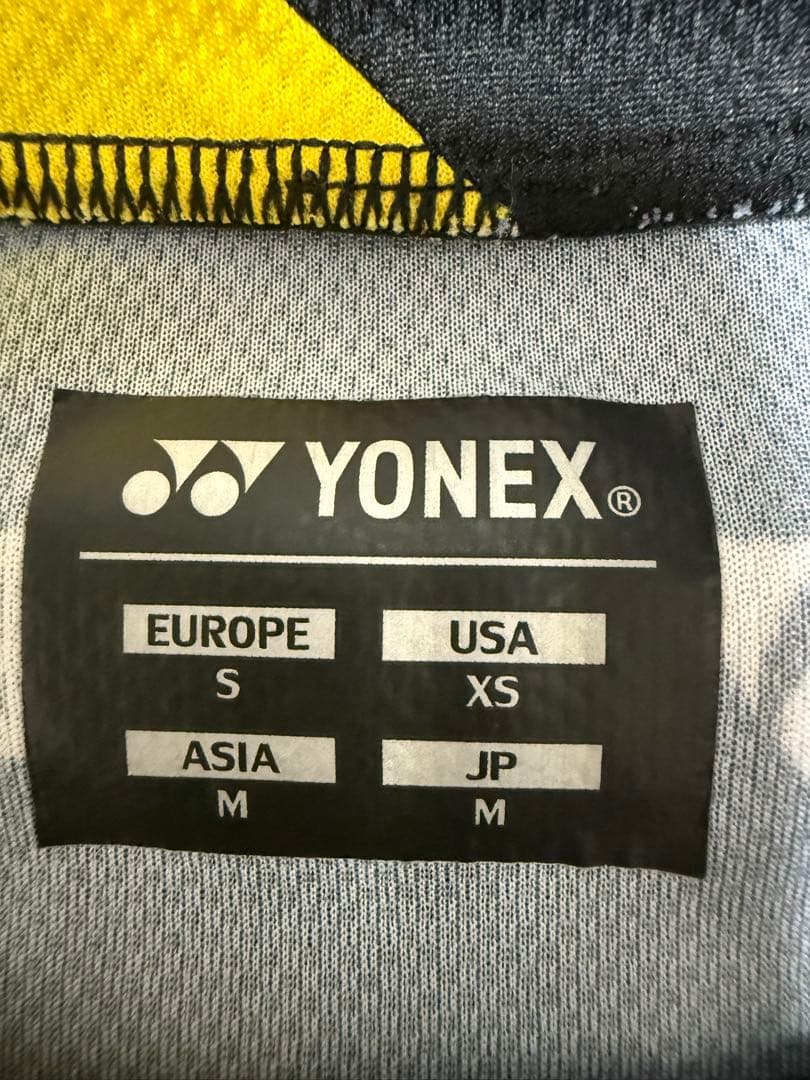 YONEX VOLTRAGE Tシャツ JP M 黒/黄