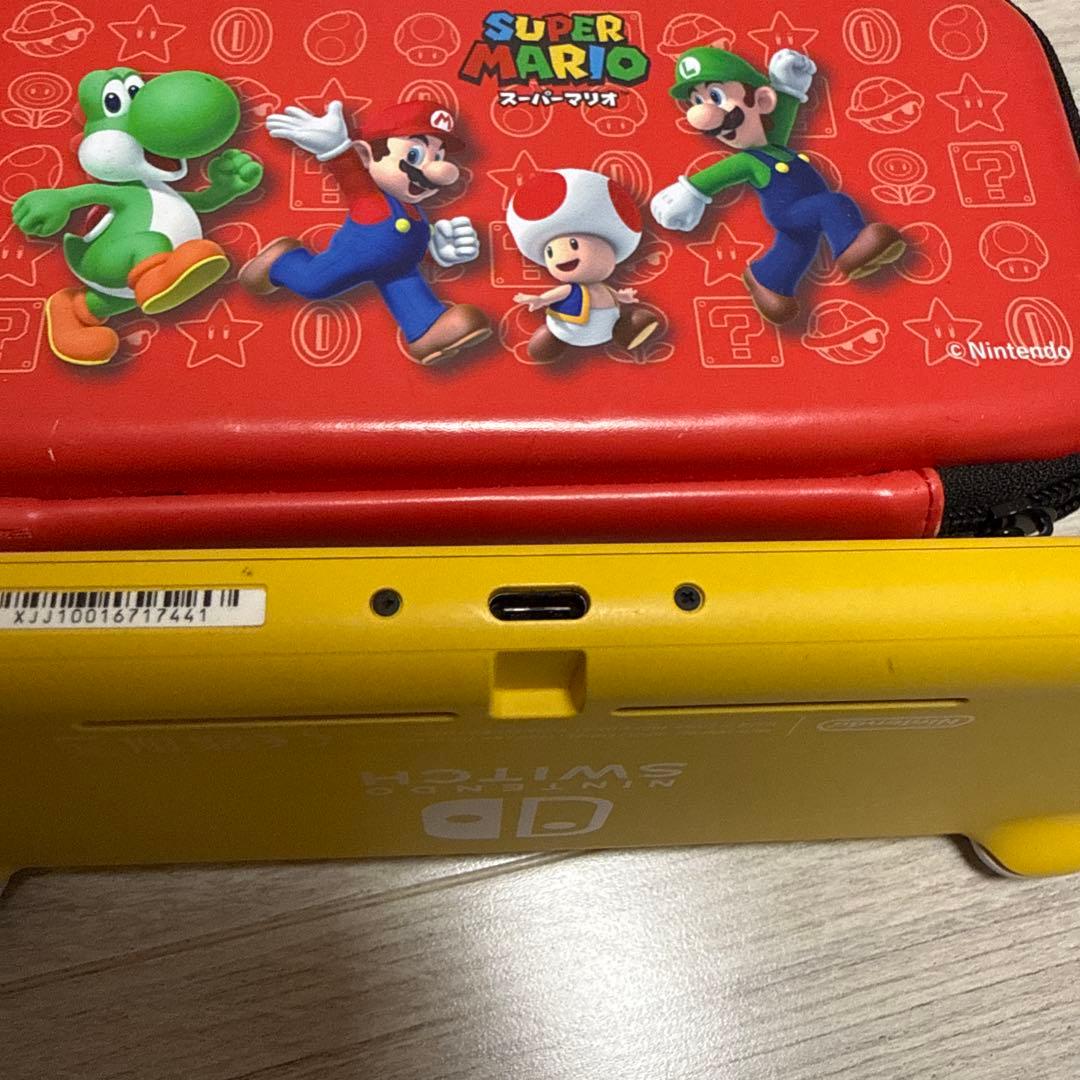 Nintendo Switch Lite イエロー スーパーマリオケース付き