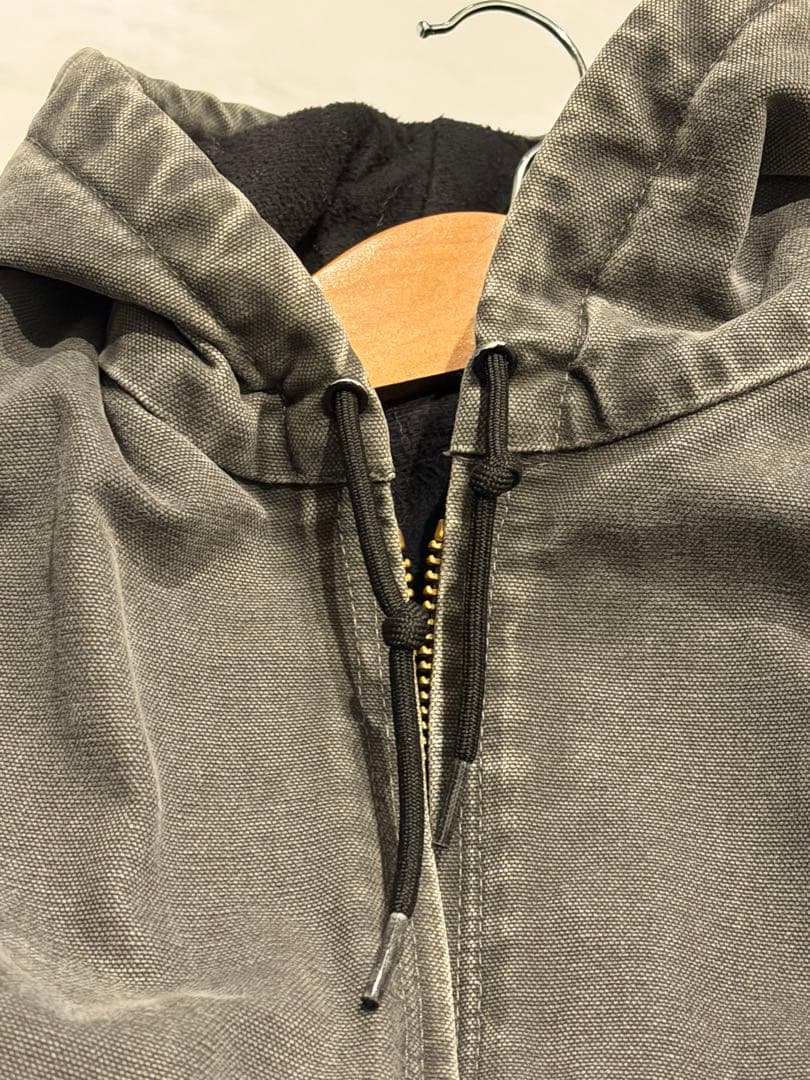 Carhartt 00sアクティブジャケット ブラック フェード グレー 短丈