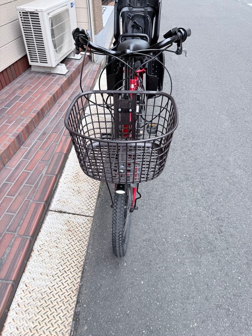 大阪府　ヤマハ　赤の電動アシスト自転車 チャイルドシート付き