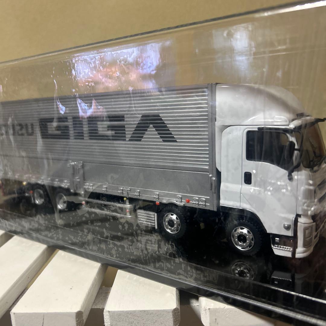 ISUZU GIGA トラック　ケース付き　イスズ　非売品