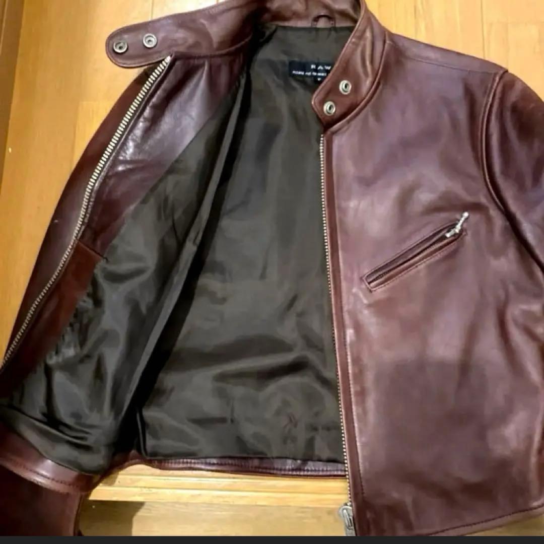 ショート丈　シングルライダース型レザージャケット
