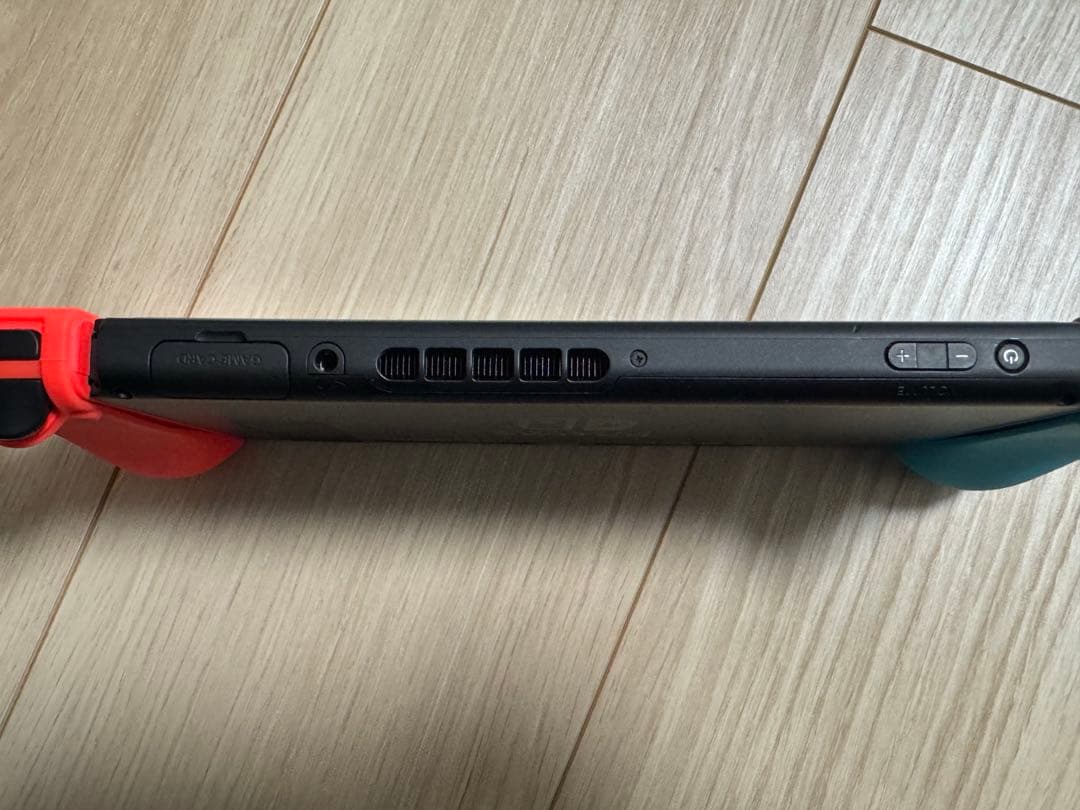 【超美品】Nintendo Switch 本体　箱＆付属品＆ケース付き