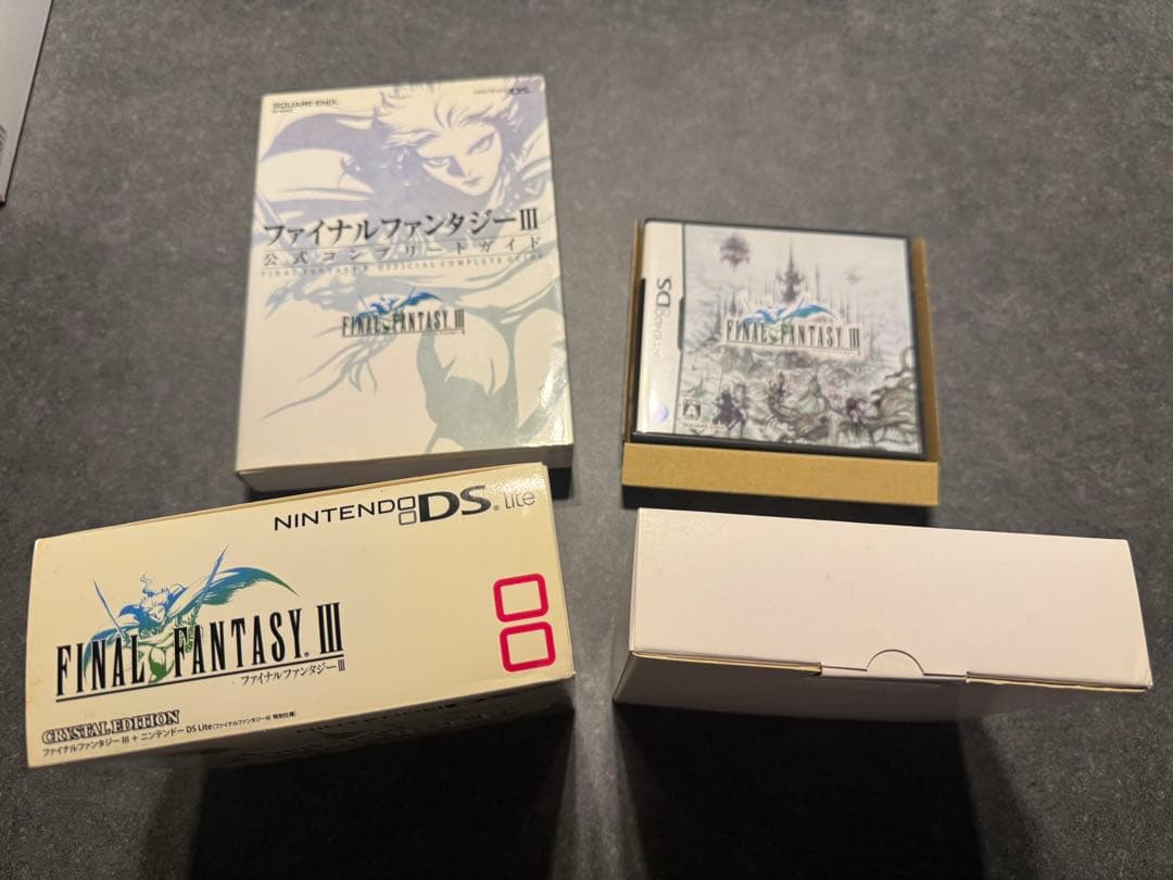 美品 NINTENDO DS LITE FF3 クリスタルエディション レア