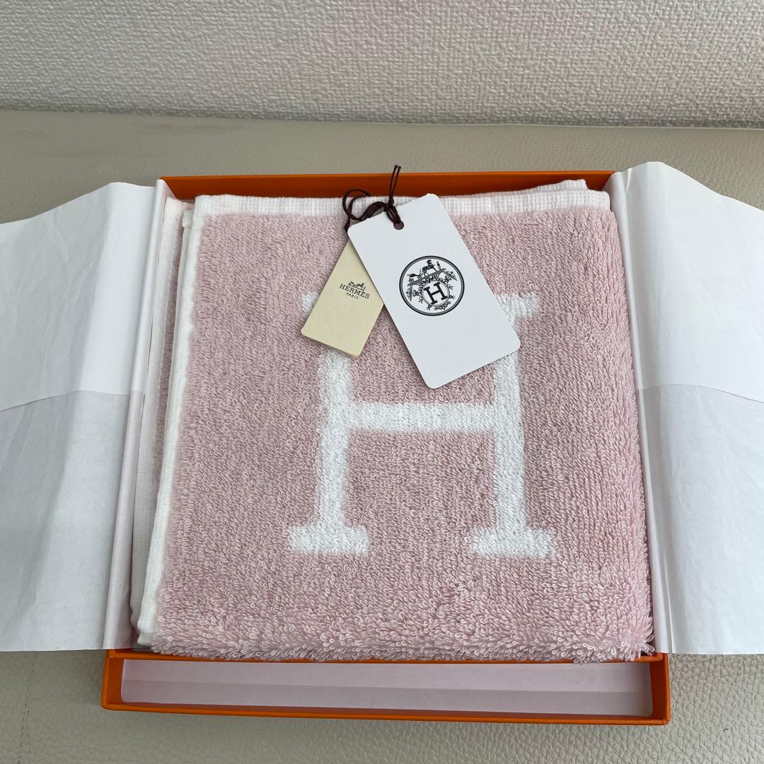 【E】エルメス　HERMES タオルハンカチ　ギフト箱入り　プレゼント