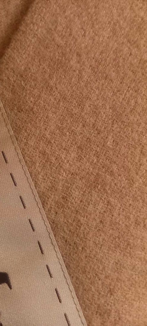 雛祭りsale☆新品未使用　Max Mara　ケープ　ポンチョ　Mブローチ
