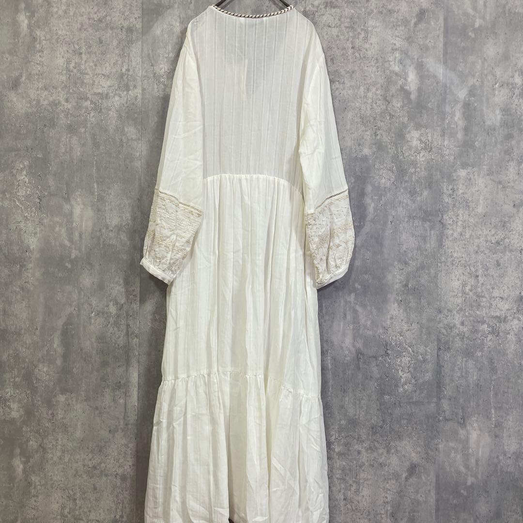 【新品タグ付き】ZARA ザラ 刺繍ロングワンピース　オフホワイト　Lサイズ