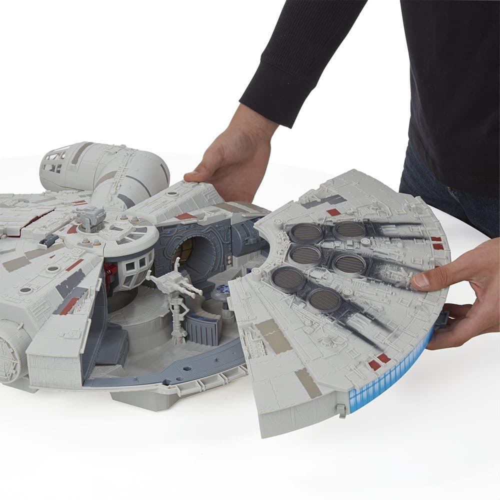 ハズブロ スターウォーズ ミレニアムファルコン 新品・未開封