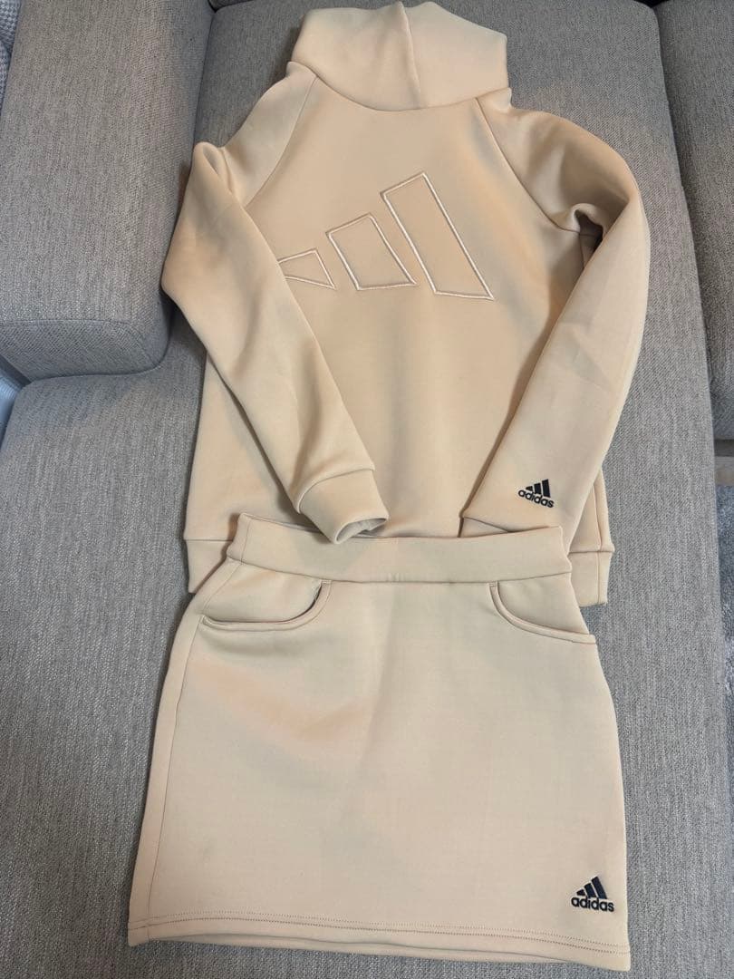 【美品】adidas セットアップ パーカー×スカート ベージュ A/XS