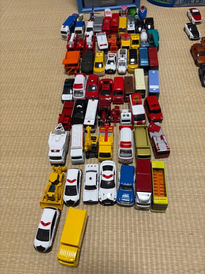 ミニカーコレクション 110台　トミカモール・純正のケース等セット