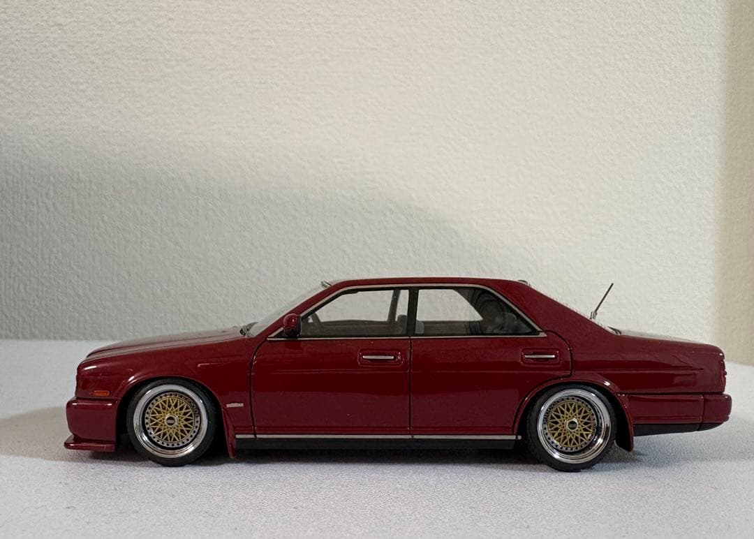イグニッションモデル 1/43 日産セドリック Y32