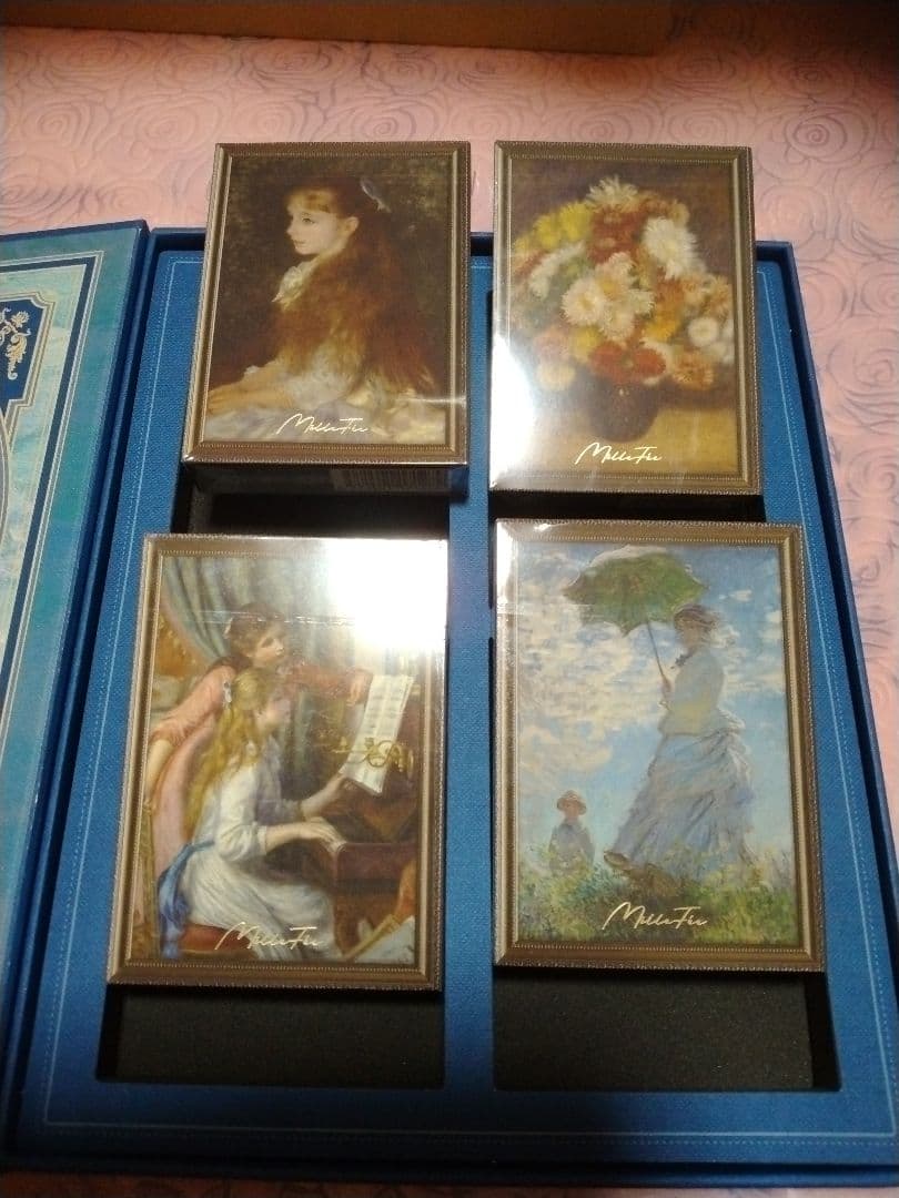 ミルフィー絵画アイシャドウパレットbox　未使用品