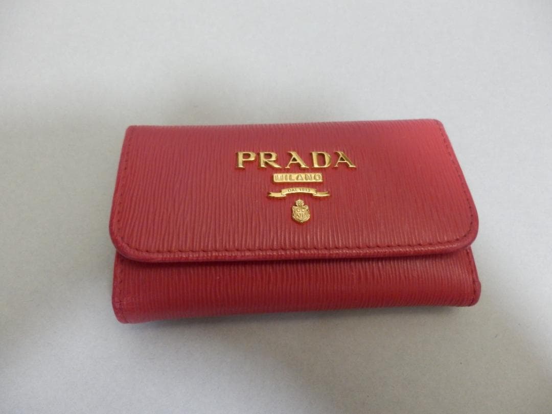 PRADA レッド レザー キーケース