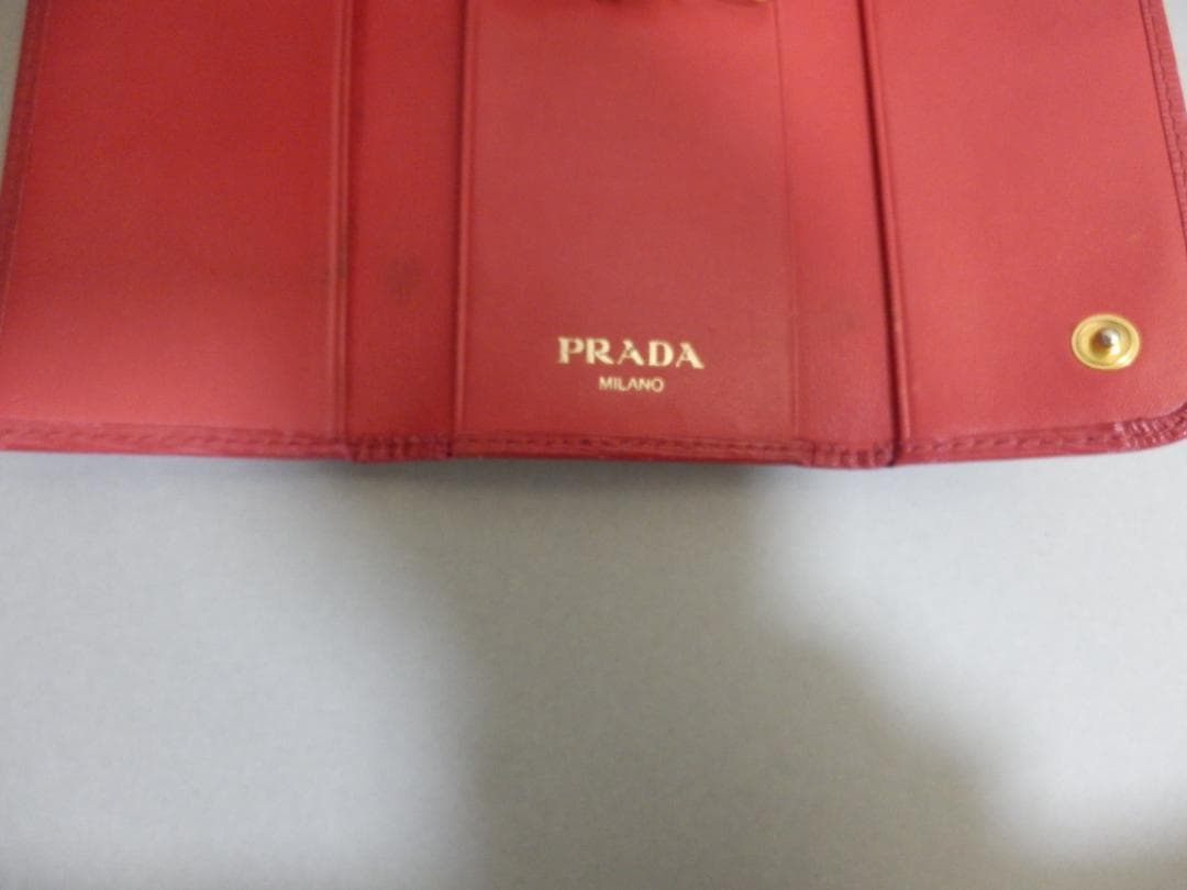 PRADA レッド レザー キーケース