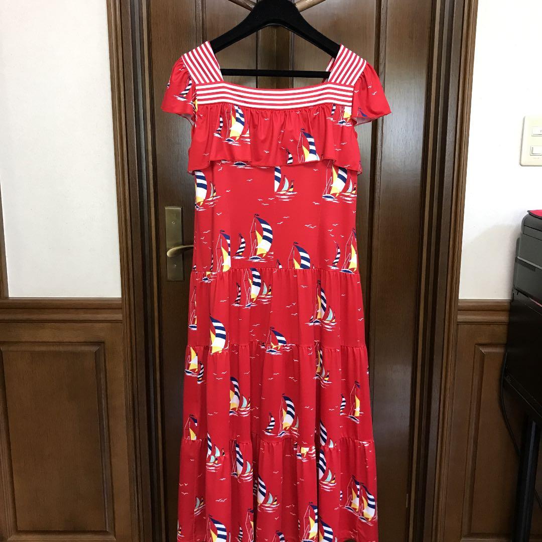 美品 スーパービューティー ヨット柄のロングワンピース 40