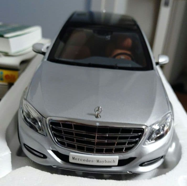 Almost Real 1/18 マイバッハ S600 オールモストリアル