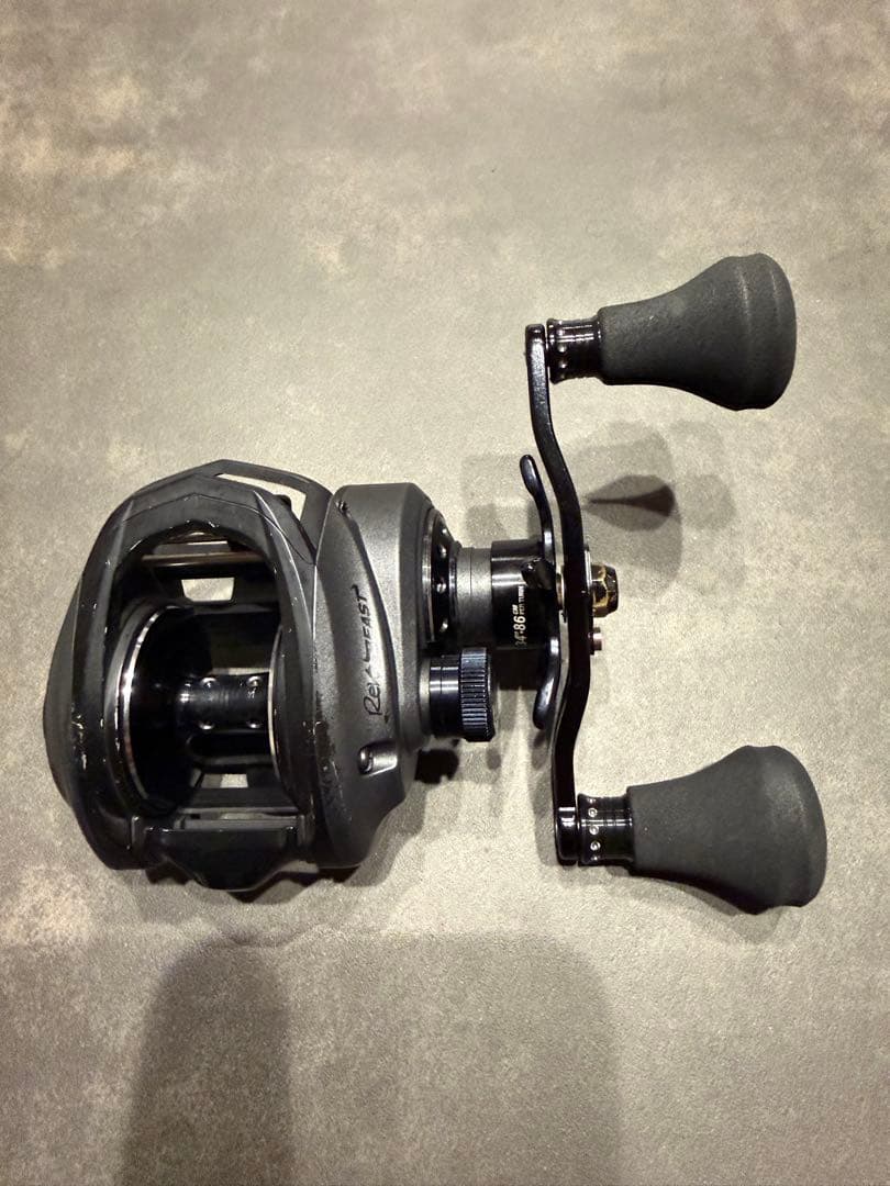 Abu Garcia Revo Beast ベイトリール