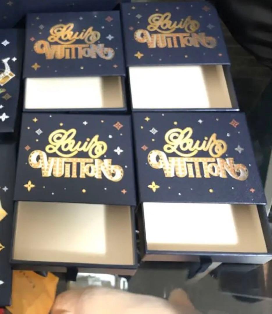 ルイヴィトン　ホリデー限定デザイン　財布箱