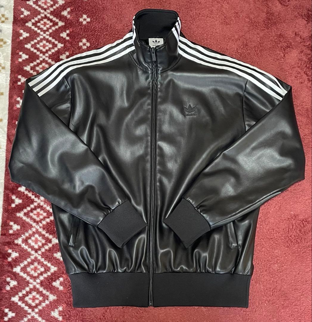 ロ*ブ様 完売品 adidas originals フェイクレザー ジャケット