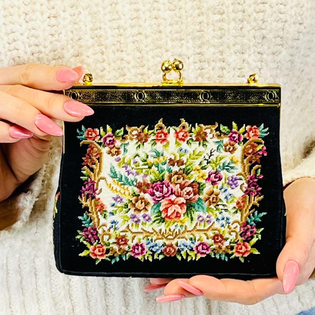 【人気】プチポワン　アンティークゴブラン　花柄刺繍　黒　ハンドバッグ