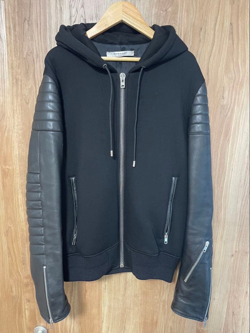 ug　 GIVENCHY メンズ フロントジップアップ パーカー 黒