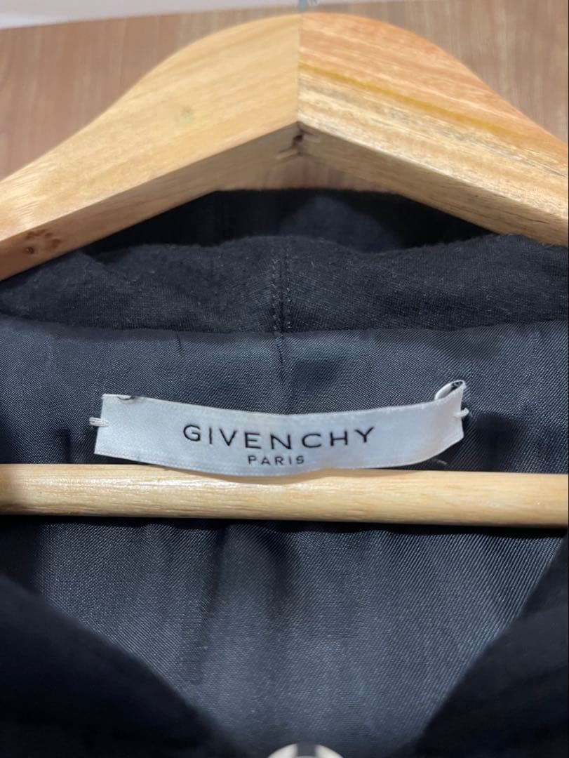 ug　 GIVENCHY メンズ フロントジップアップ パーカー 黒