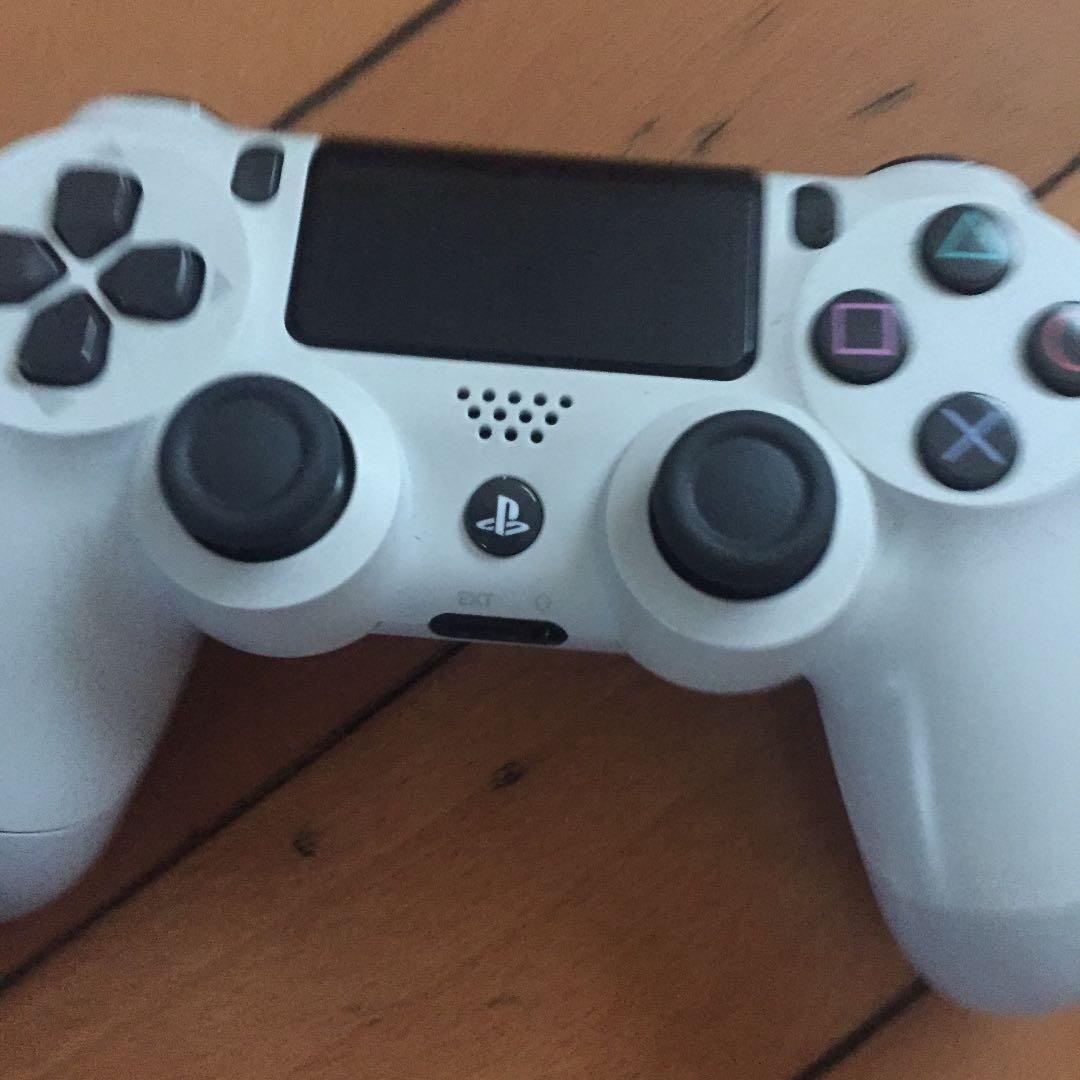PS4 コントローラー