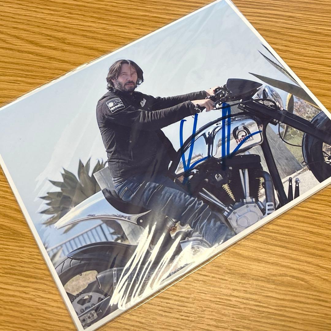 キアヌ・リーブス サイン入り写真 3枚セット　証明書付き