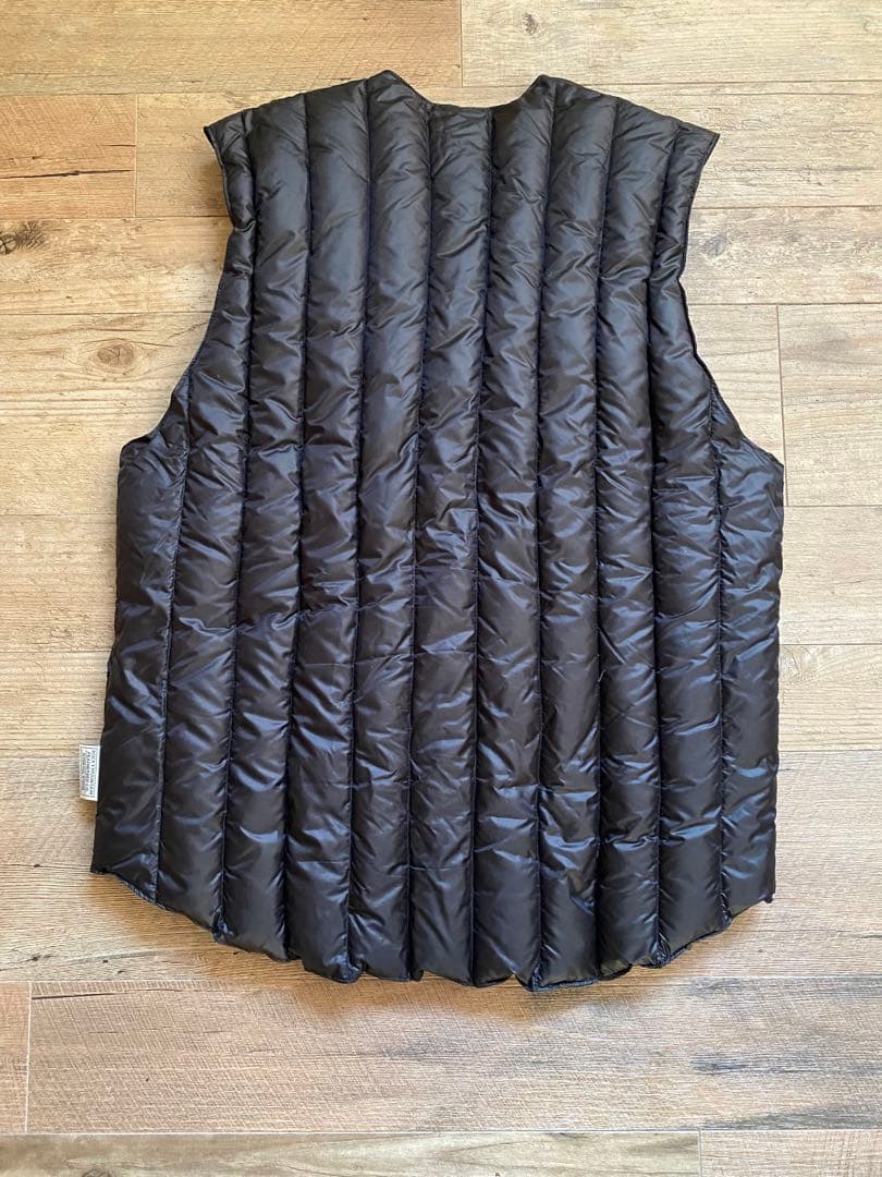 Rocky Mountain【SIX MONTH VEST V-NECK】
