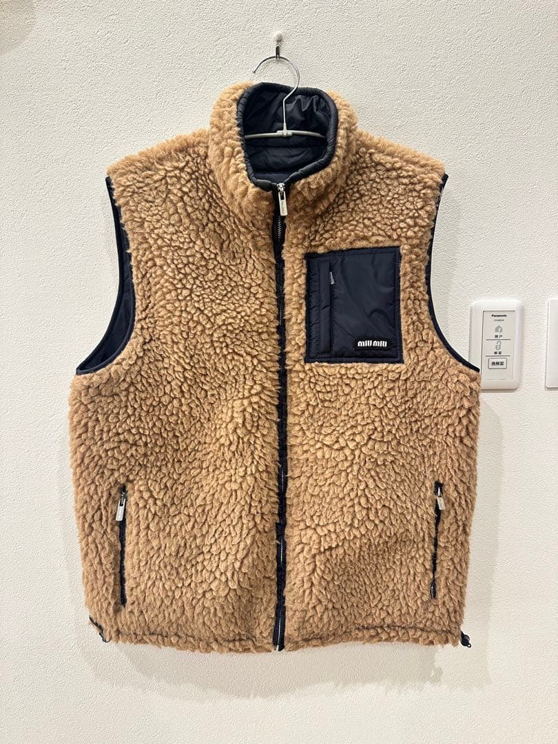 miumiu ベージュ フリース ベスト ジッパーポケット付き