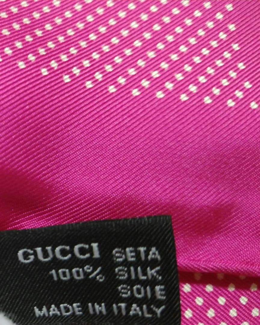 最終お値下げ《新品未使用》　GUCCI　シルクスカーフ　ピンク×ドット