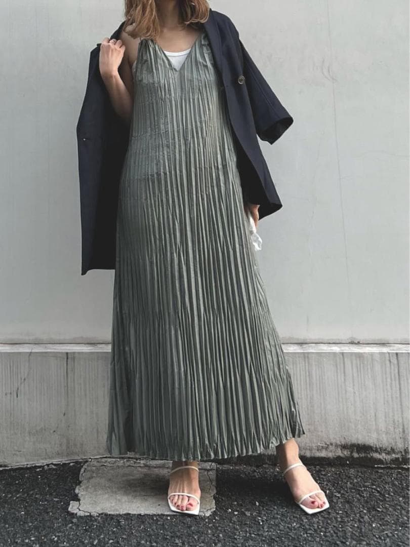 ETRE TOKYO　ワッシャープリーツキャミワンピース　ブラック　黒　プリーツ