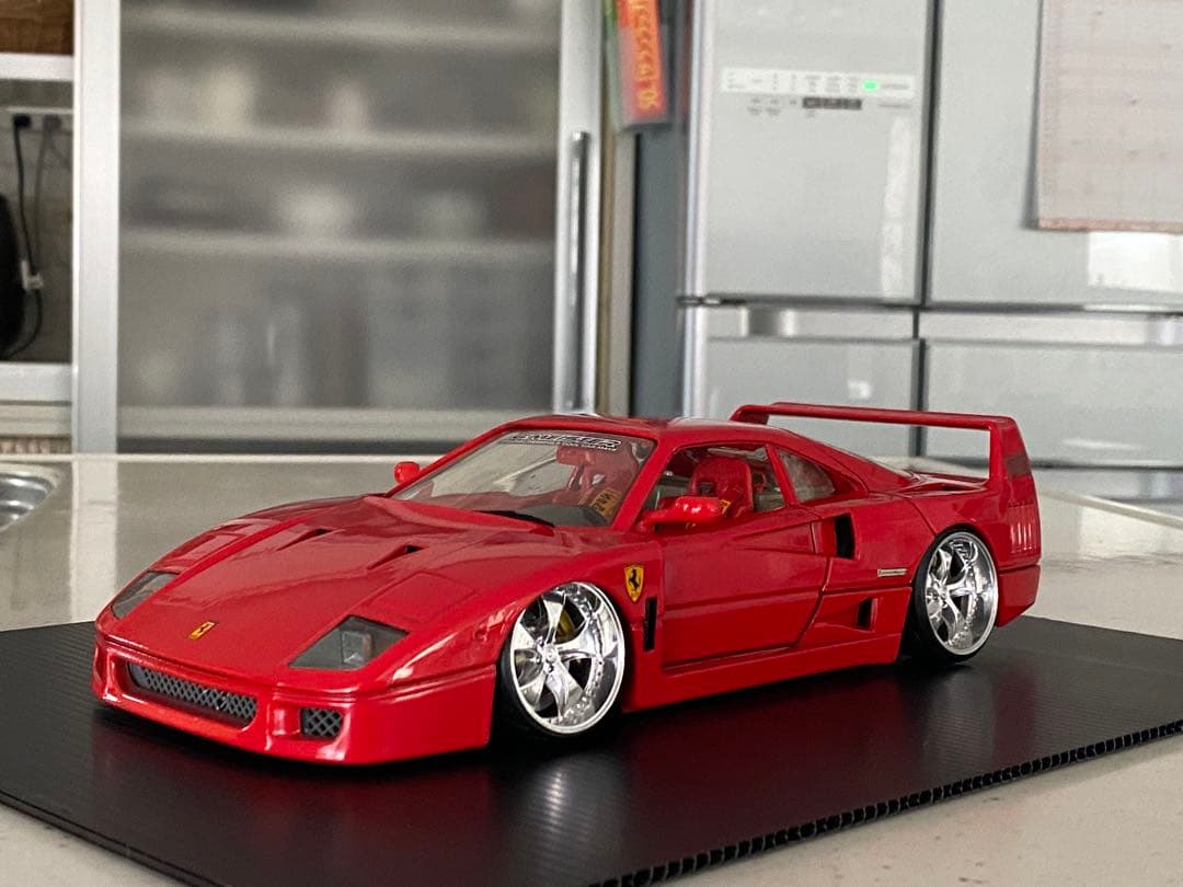 フェラーリF40 1/18 ローダウンカスタム
