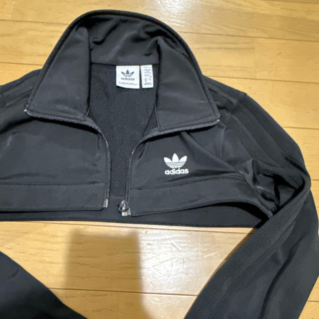 adidas アディダス　クロップド丈ジャケット