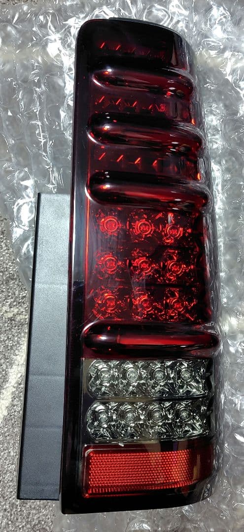 ジムニーJB23用エムブロ製LEDサンダーテールランプキット　流れるウインカー