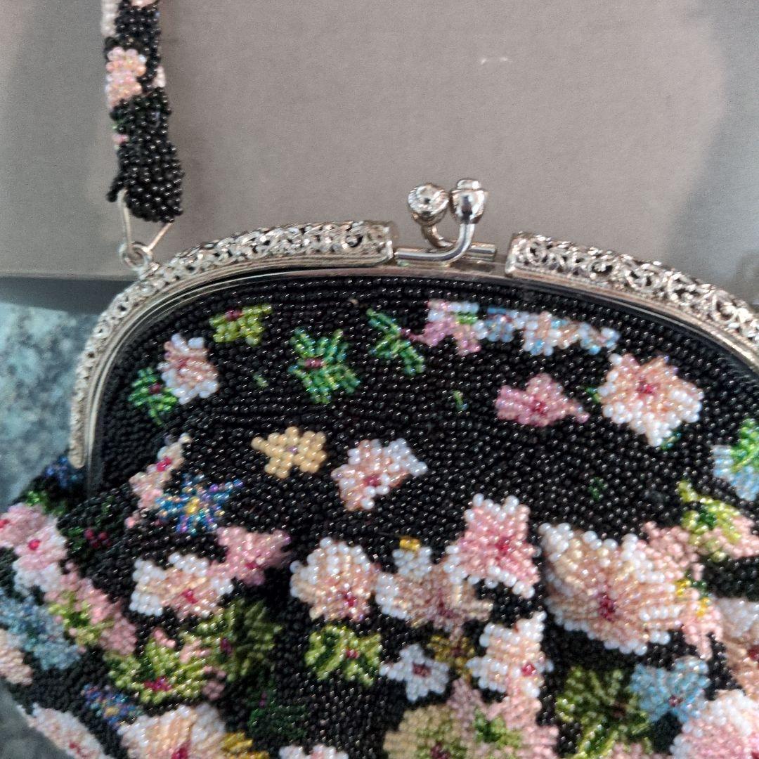 花柄ビーズ刺繍がま口バッグ