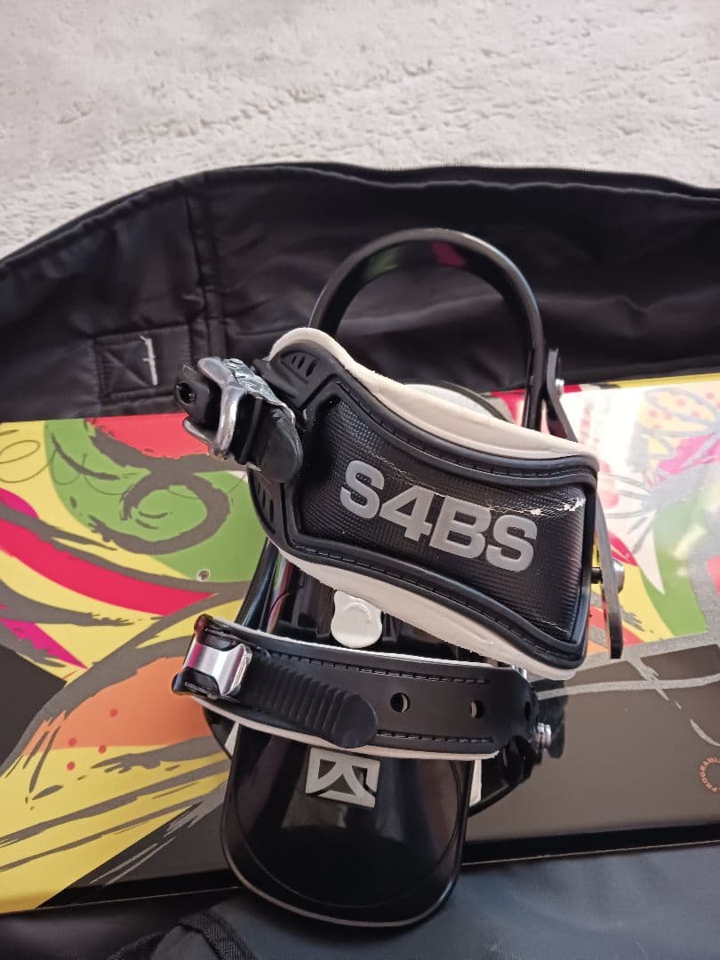 S4BS カラフル スノーボード バインディング付き