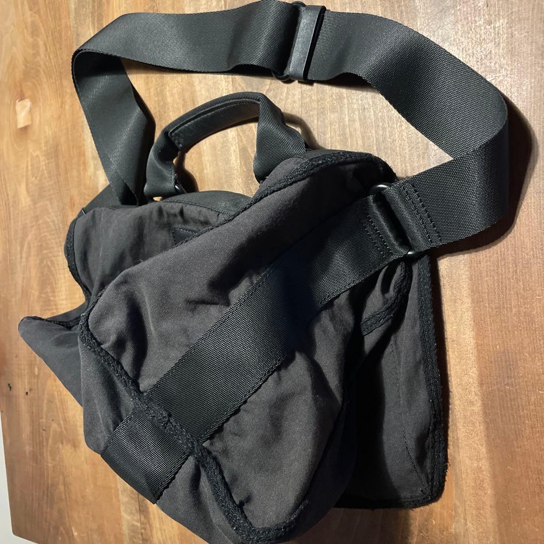 MARC BY MARC JACOBS ブラックメッセンジャーバッグ