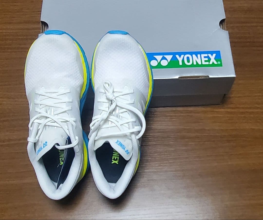 【最終値下げ】YONEX テニス・バドミントン・ランニングシューズ 24cm
