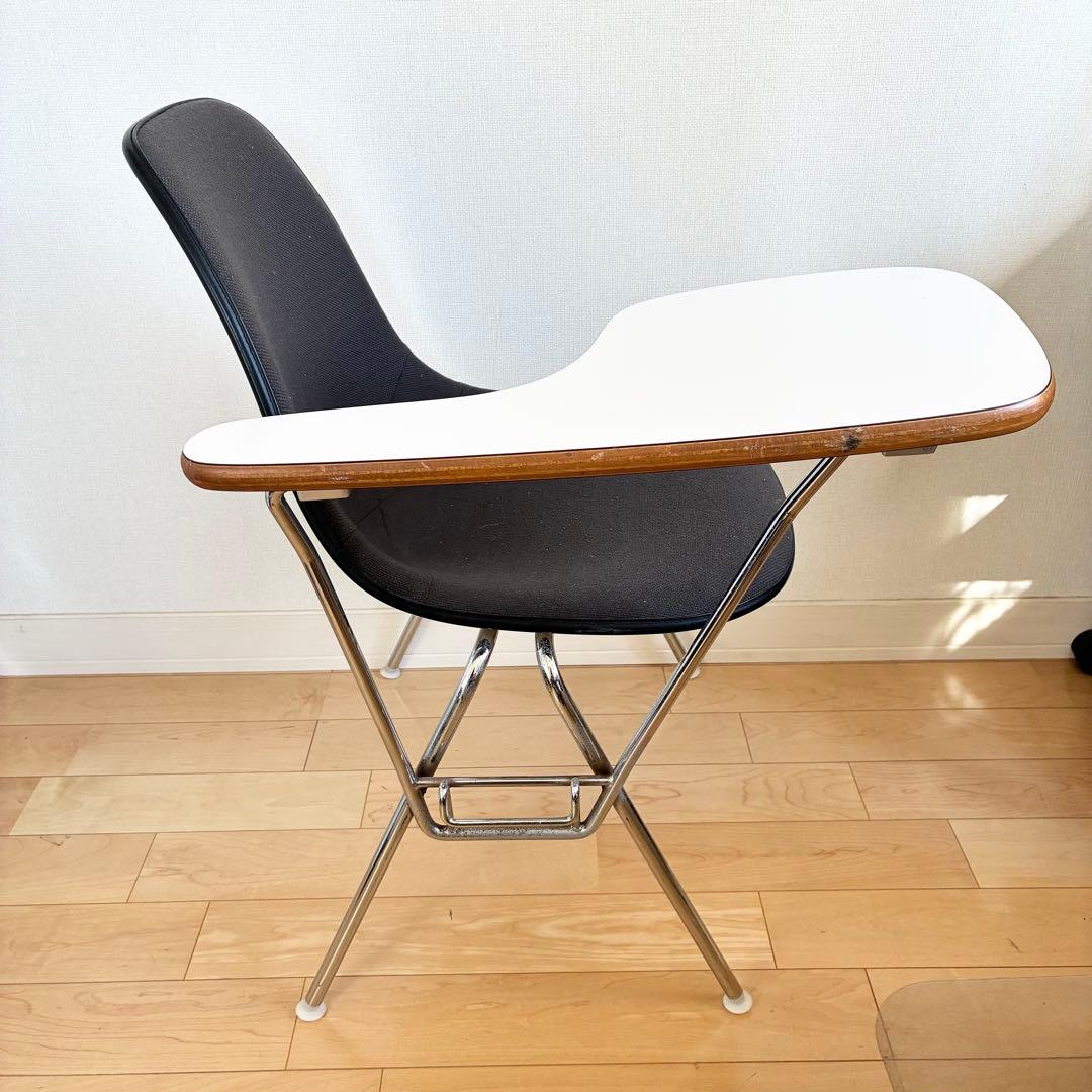 Herman Miller サイドシェルスタッキングチェア テーブル付き