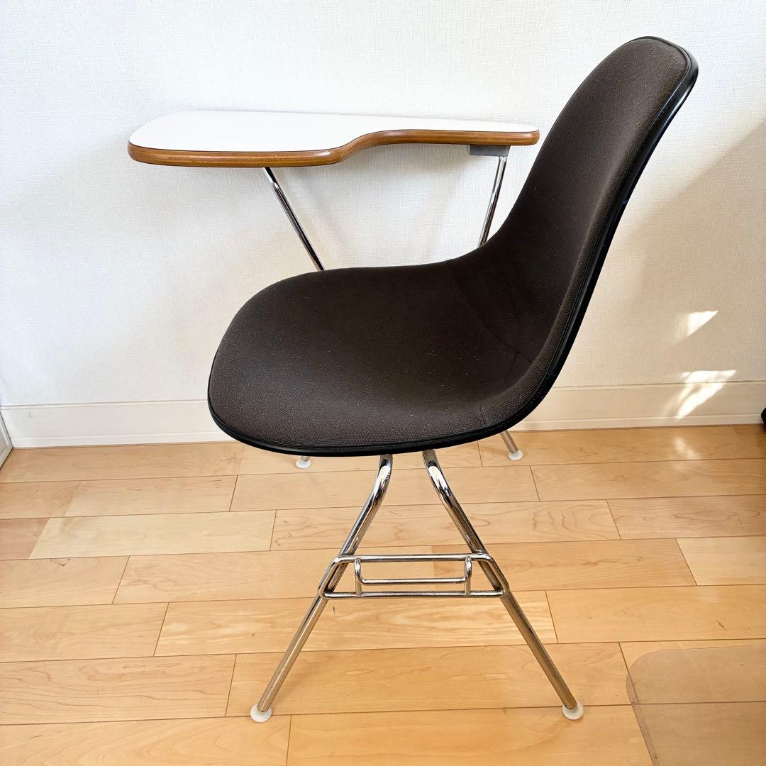 Herman Miller サイドシェルスタッキングチェア テーブル付き
