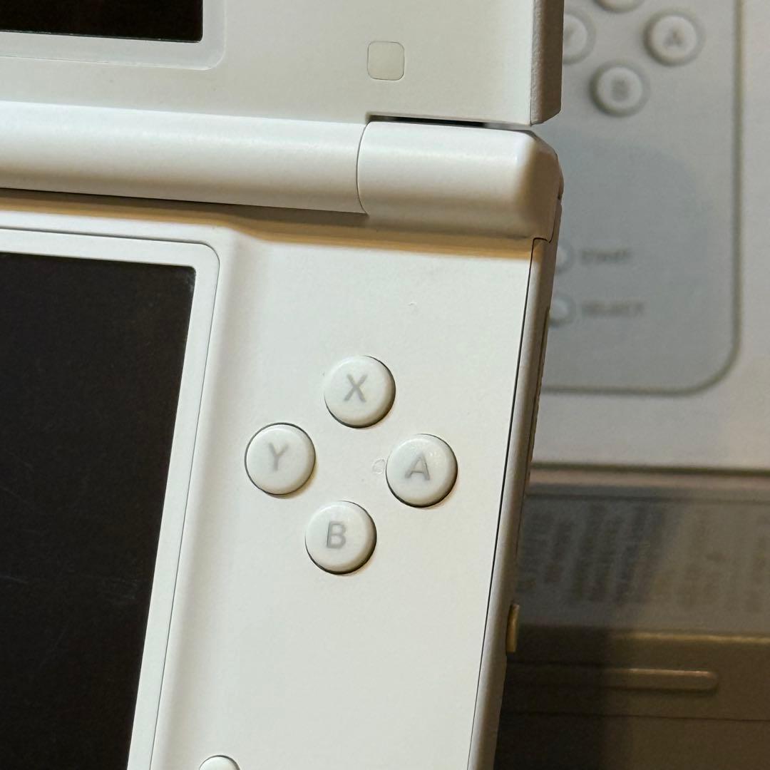 6-127 ニンテンドーDSi LL ナチュラル・ホワイト 箱付き