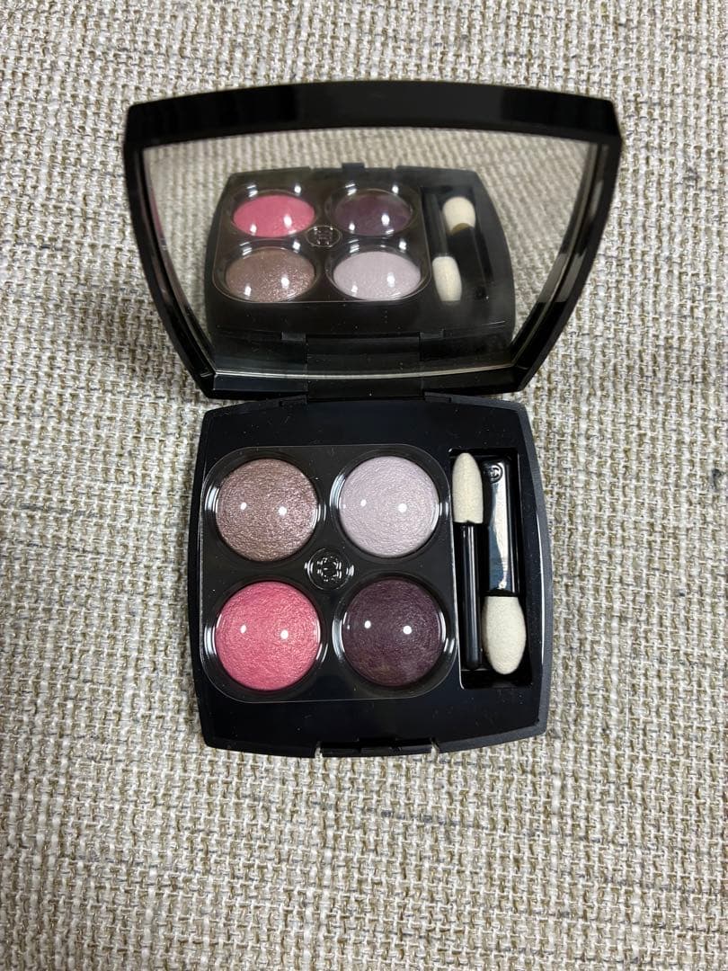 CHANEL レキャトルオンブル
