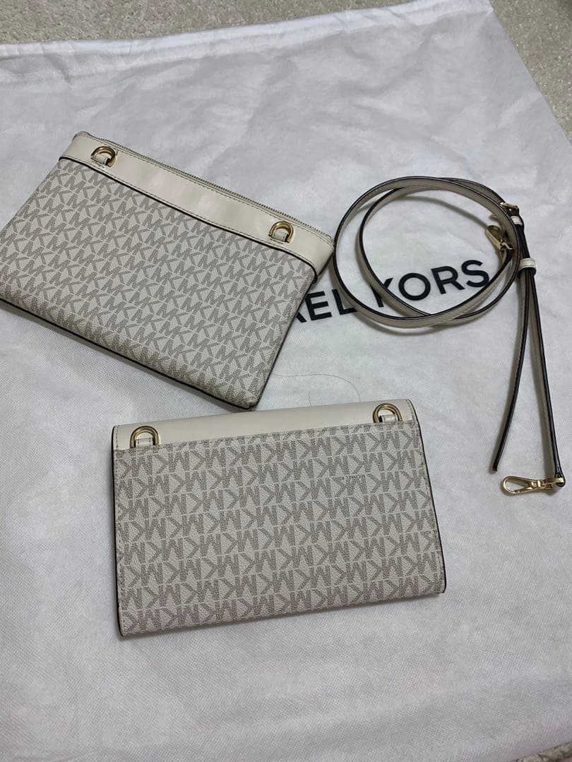 MICHAEL KORS トートバッグとクラッチバッグセット3点美品。