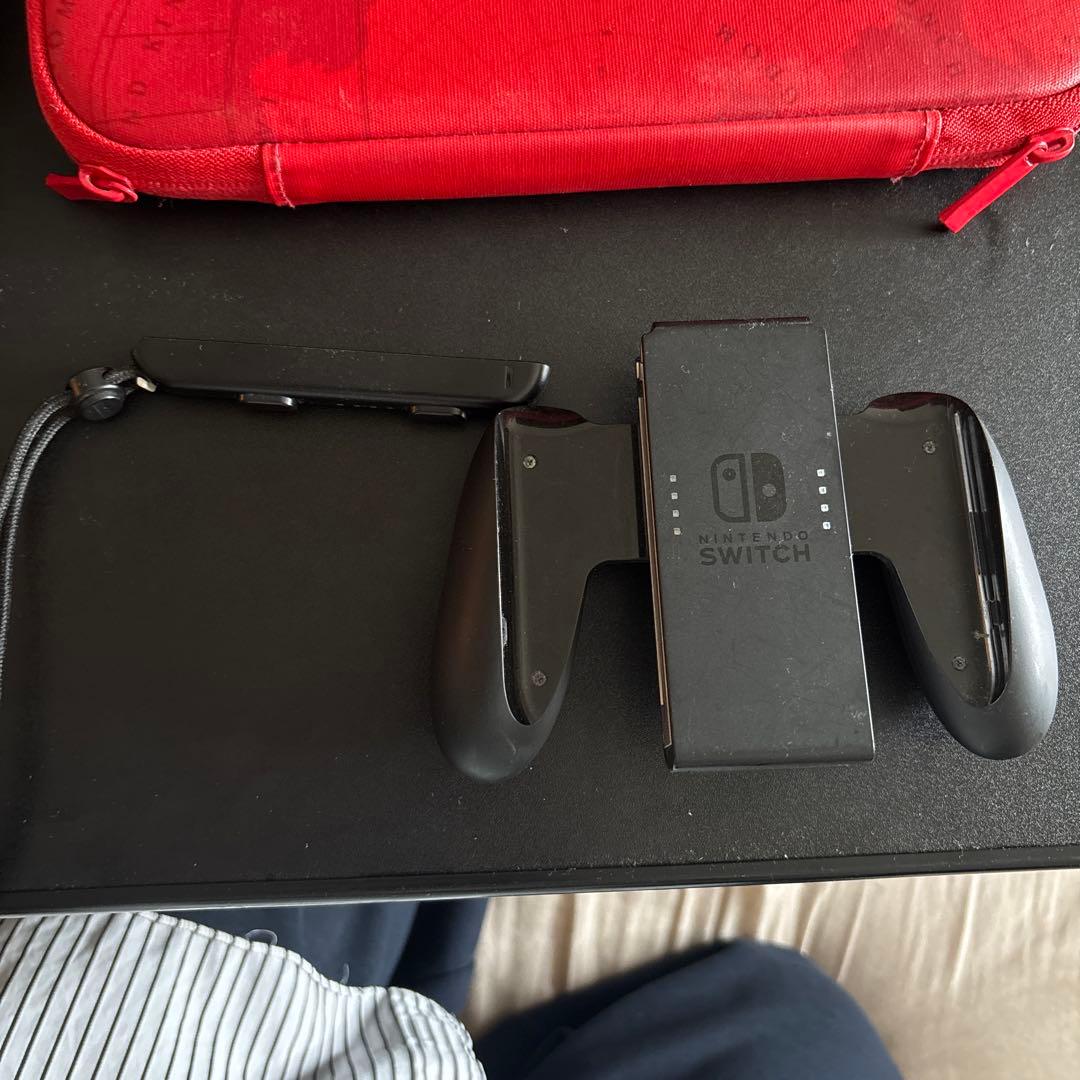 Nintendo Switch 赤/黒 本体 + 付属品　箱あり