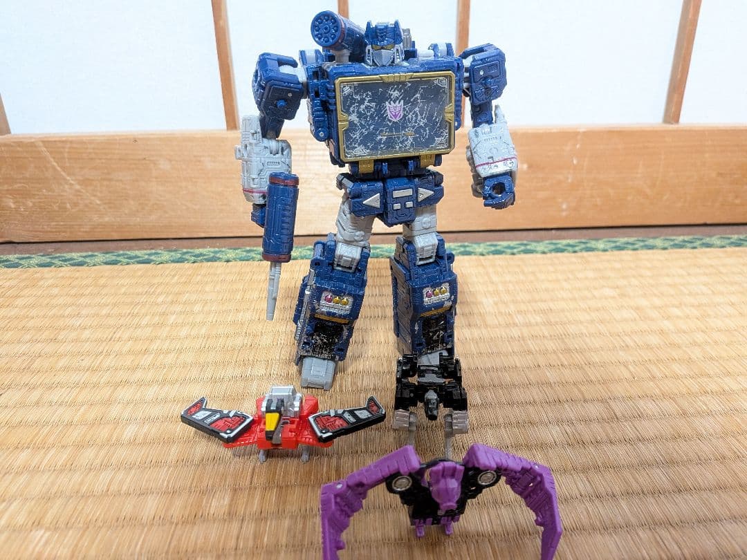 トランスフォーマー　シージ　サウンドウェーブ　カセットロン