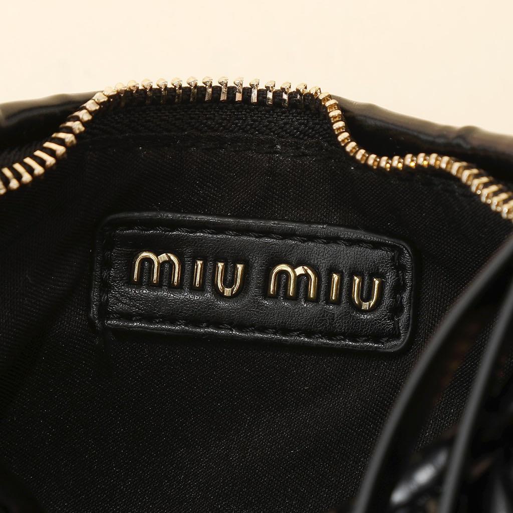 MIU MIU ブラックショルダーバッグ